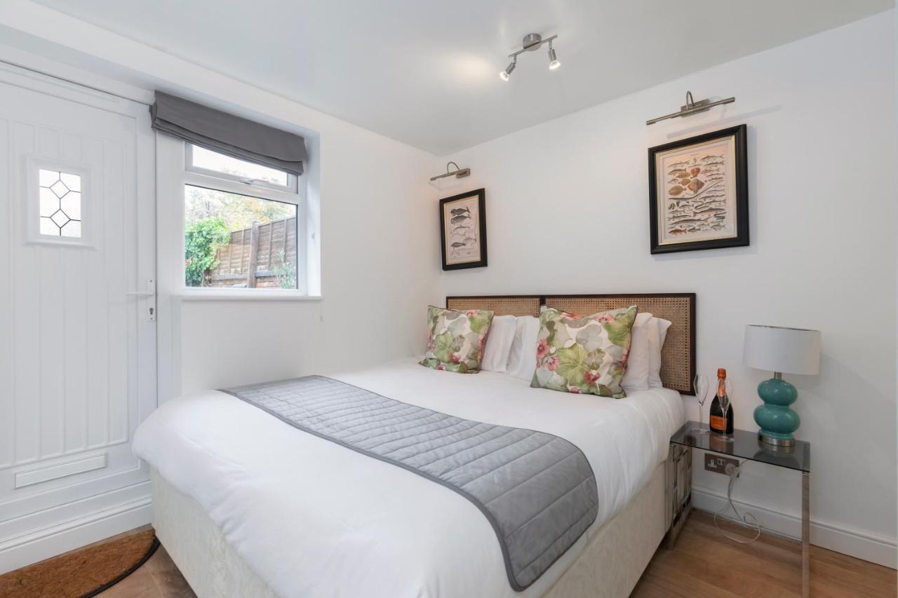 Modern Self Contained Studio Home Cheltenham Exteriér fotografie