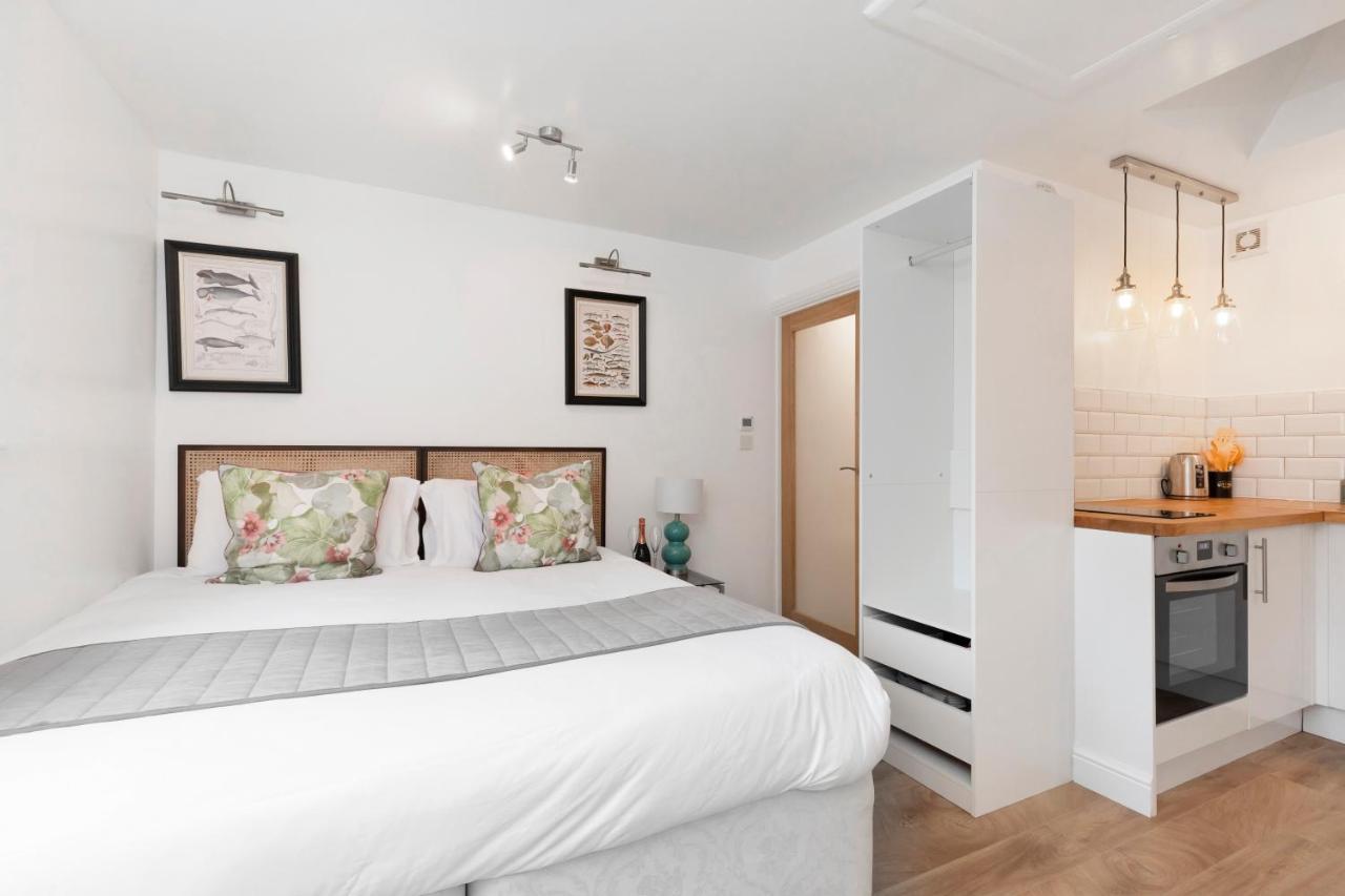 Modern Self Contained Studio Home Cheltenham Exteriér fotografie