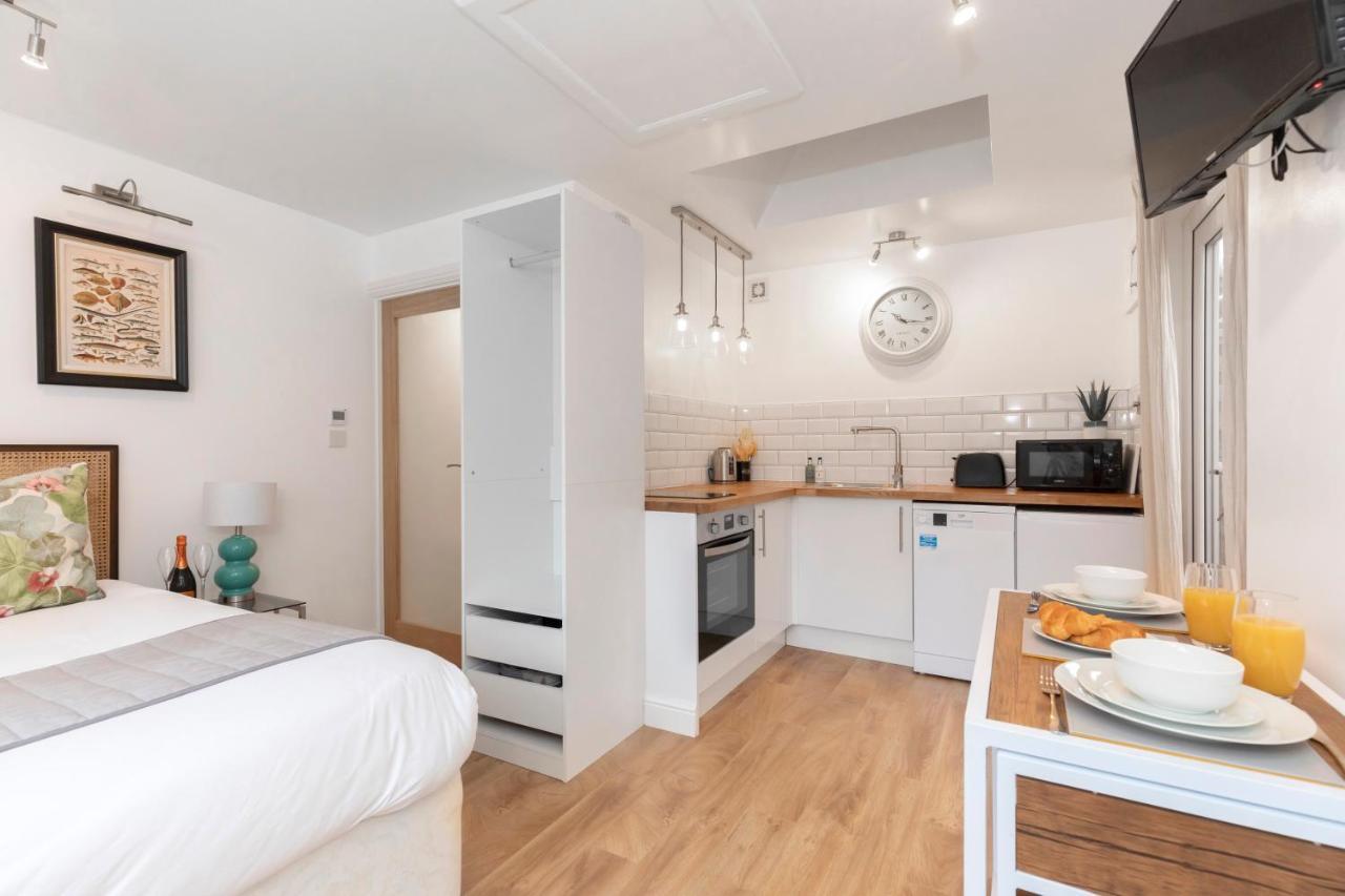 Modern Self Contained Studio Home Cheltenham Exteriér fotografie