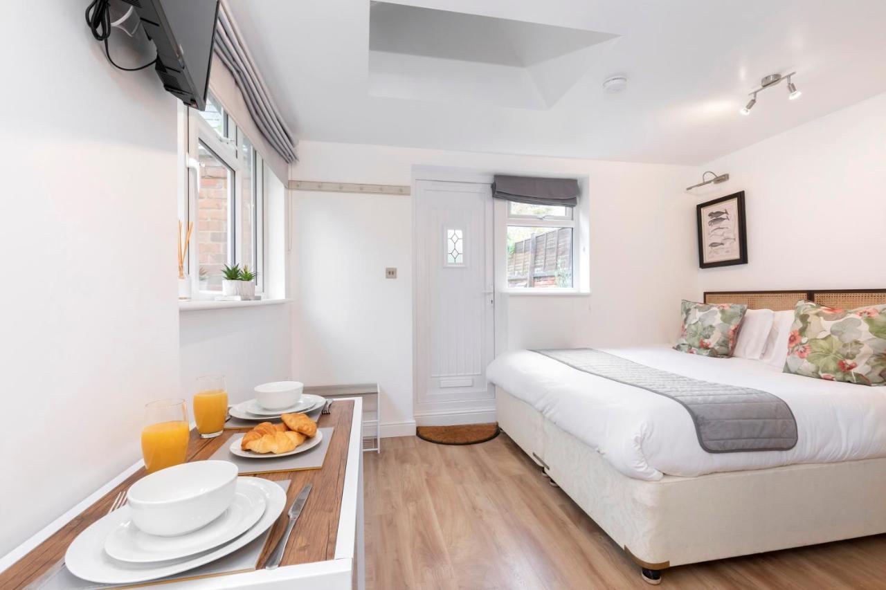 Modern Self Contained Studio Home Cheltenham Exteriér fotografie