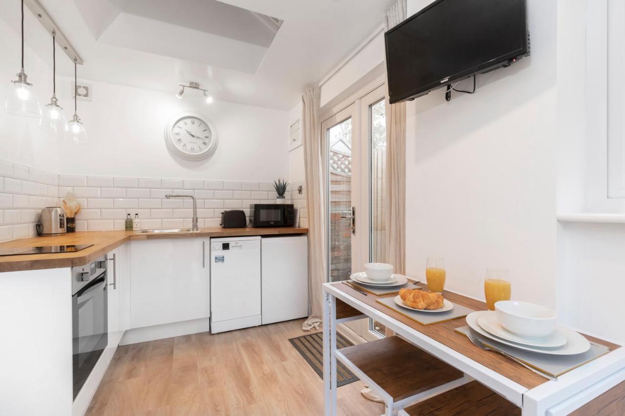 Modern Self Contained Studio Home Cheltenham Exteriér fotografie