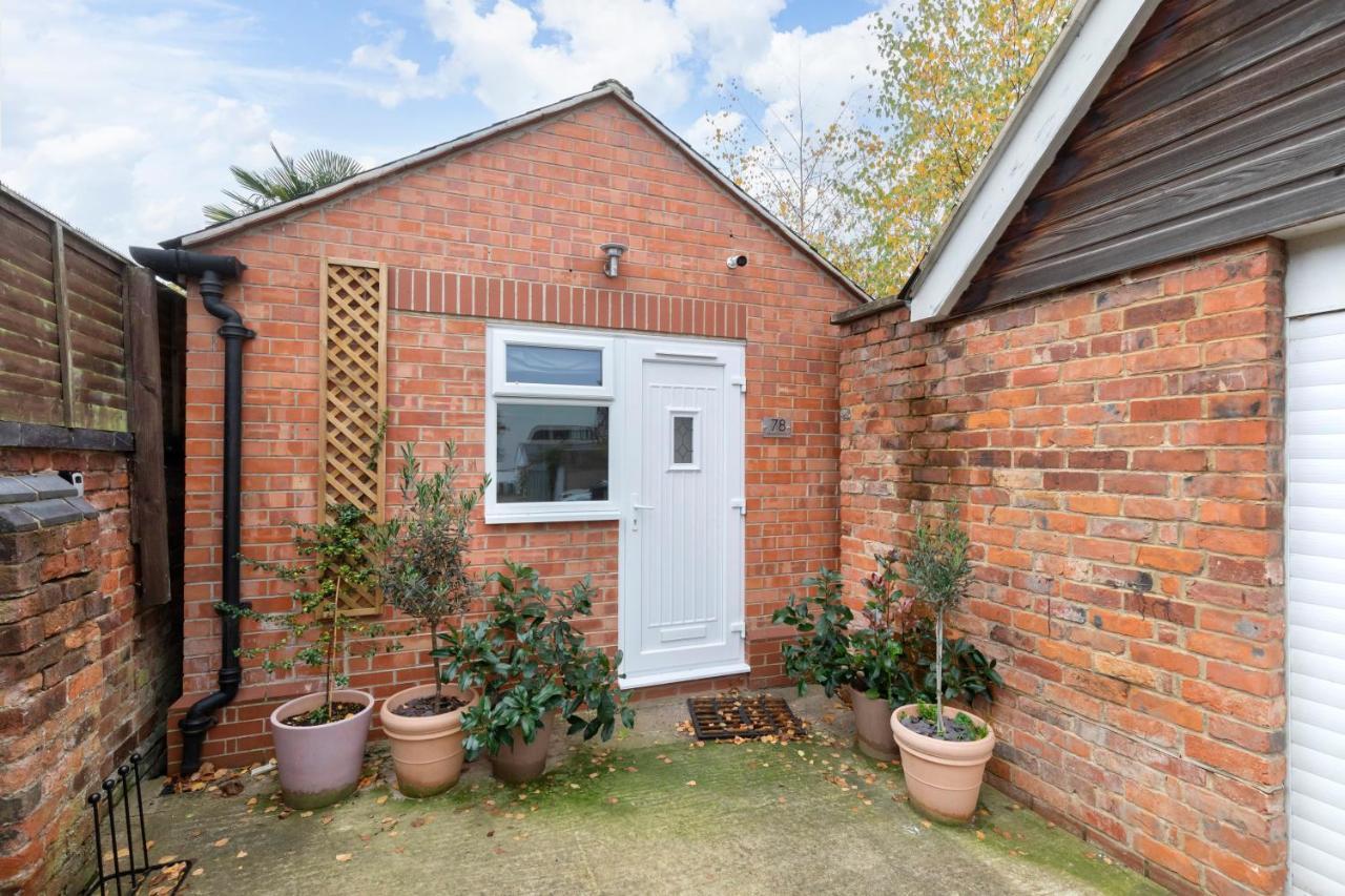 Modern Self Contained Studio Home Cheltenham Exteriér fotografie