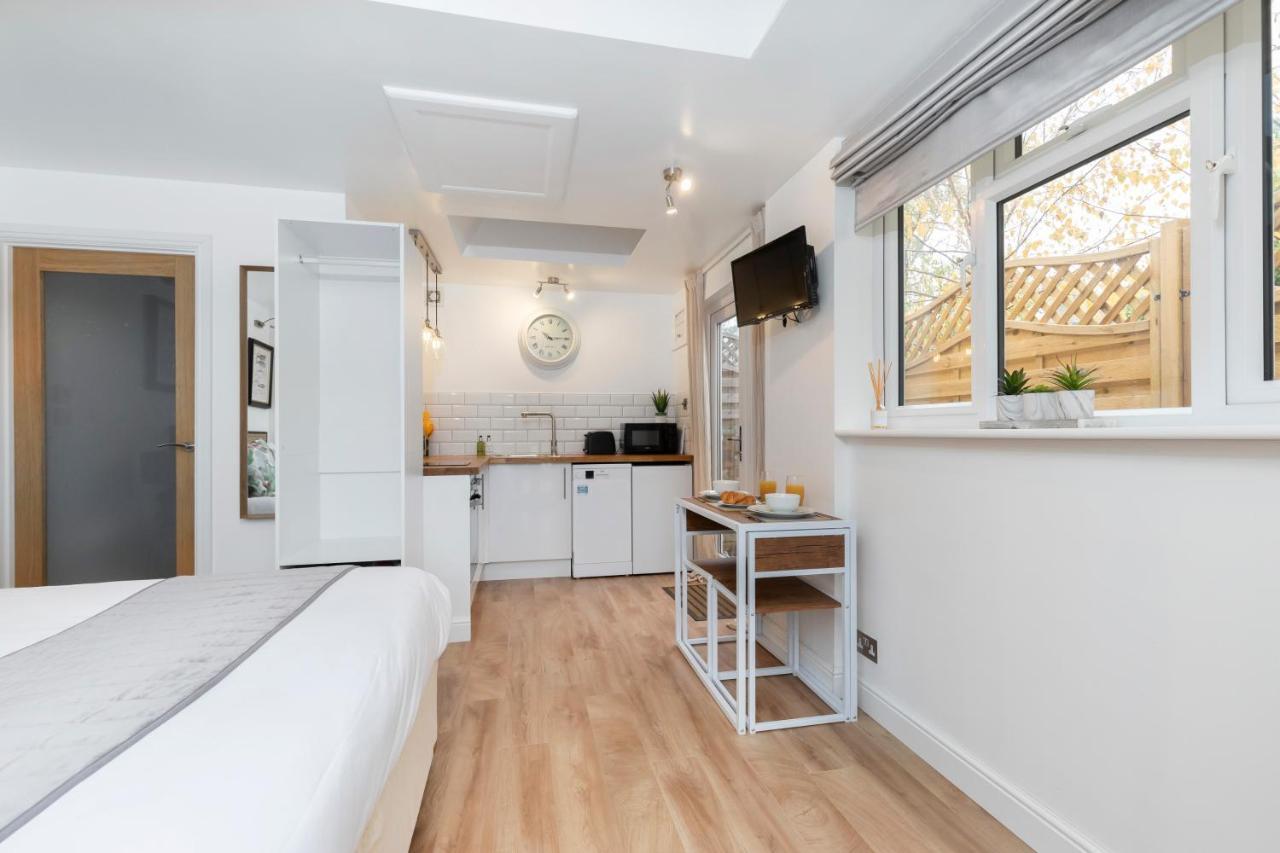 Modern Self Contained Studio Home Cheltenham Exteriér fotografie