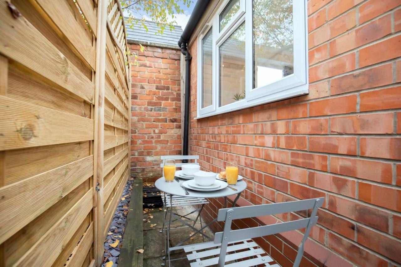 Modern Self Contained Studio Home Cheltenham Exteriér fotografie